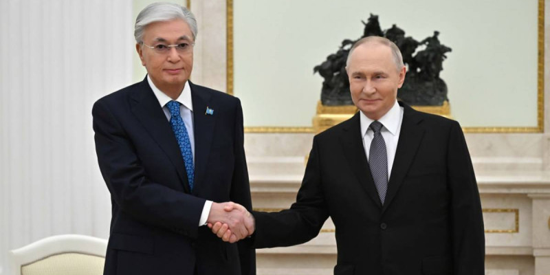 Қасым-Жомарт Тоқаев пен Владимир Путин бейресми кездесу өткізді