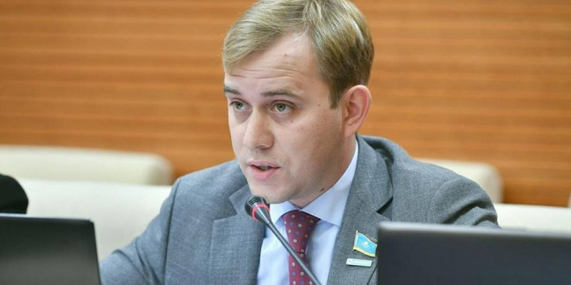 ЛГБТ насихатына тыйым салу адам құқығын бұзбайды – депутат