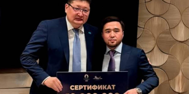 Абай облысының әкімі Олимпиада чемпионы Елдос Сметовке 10 млн теңге сыйақы берді