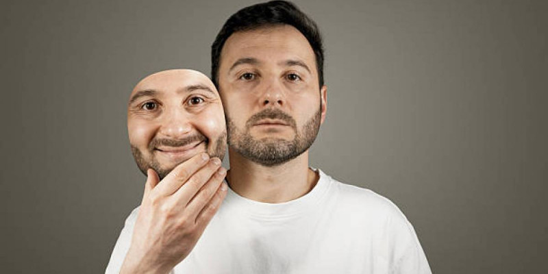 «Ата-анам қайтыс болды»: Астана тұрғыны әріптестерін алдап, ақша жинаған