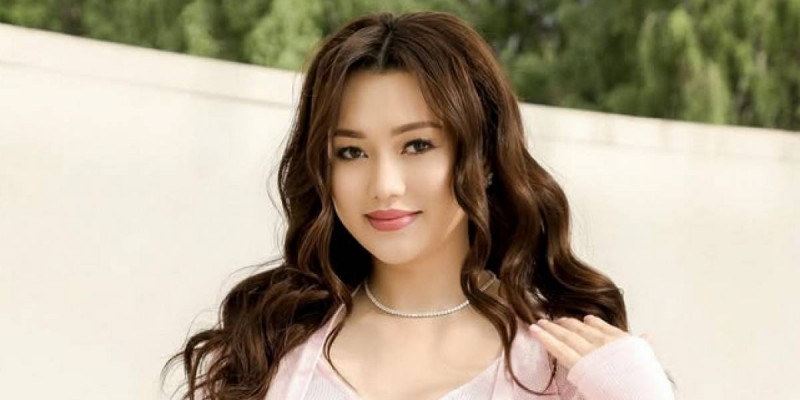 "Ешкіммен бұлай сөйлеспегенмін": Ерке Есмахан оқырмандарына маңызды мәлімдеме жасады