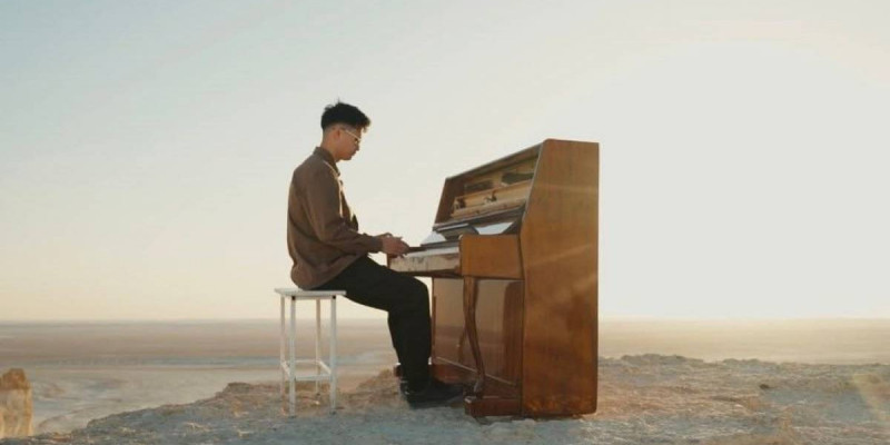 Танымал пианошы Бозжырада әлемдік туындыны орындады