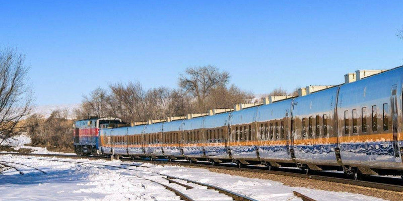 Скутер мінген Тараз тұрғыны пойыздың астына түсе жаздады