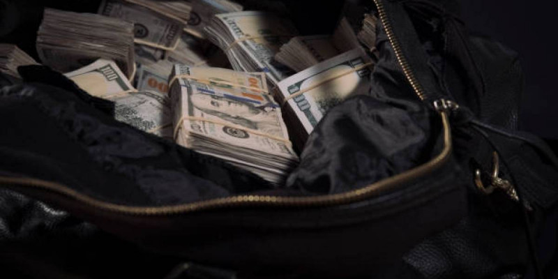 Қарағандыда кәсіпкер келіншектен 700 мың доллар бопсалаған жас жігіт ұсталды