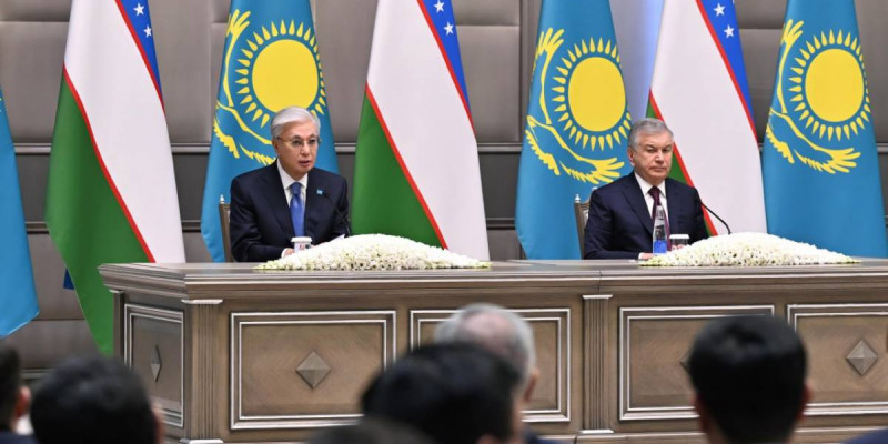 Қазақстан мен Өзбекстан президенттері БАҚ өкілдеріне арналған брифинг өткізді