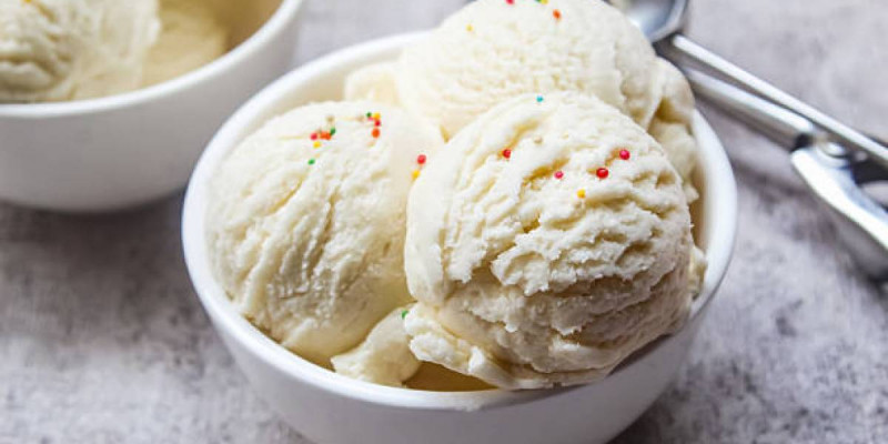 БҚО-да студенттер түйе сүтінен йогурт пен балмұздақ әзірлеп жүр