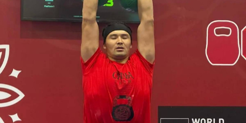 Маңғыстаулық спортшылар гір тасын көтеруден әлем чемпионы атанды