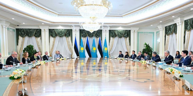 Қазақстан мен Эстония президенттері кеңейтілген құрамда келіссөз жүргізді