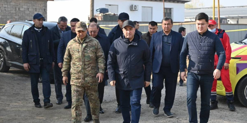 «Бұл – бүкіл облыс үшін орны толмас қасірет»: Түркістан  облысының әкімі өрт болған ауылға барды