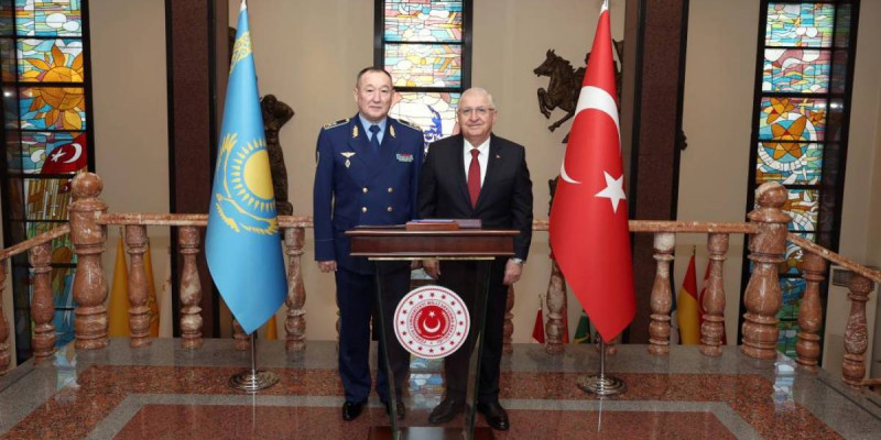 Қорғаныс министрі Түркияға ресми сапармен барды