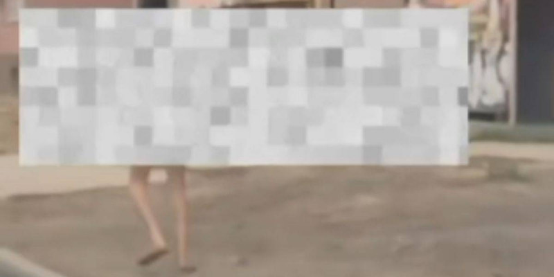 Атырауда көшеде жалаңаш жүрген ер адам ұсталды