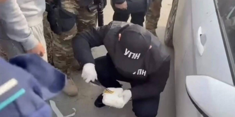 Шымкентте аса ірі көлемде есірткі тасымалдаған алматылық тұрғын ұсталды