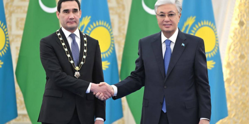 Мемлекет басшысы Түрікменстан Президентін «Алтын Қыран» орденімен марапаттады