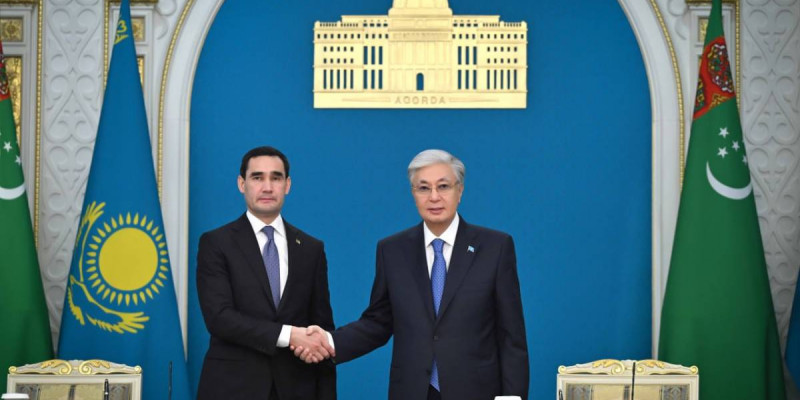 Қасым-Жомарт Тоқаев пен Сердар Бердімұхамедов БАҚ өкілдеріне арналған брифинг өткізді