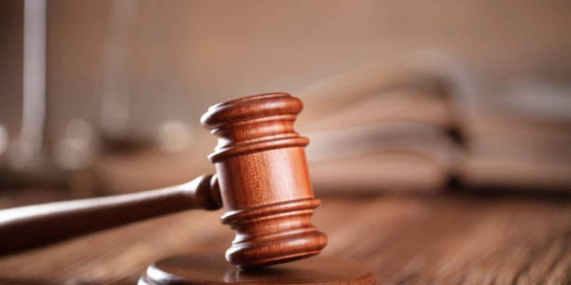 Ауылдық округтің бұрынғы әкімі 500 мың теңге жымқырғаны үшін сотталды