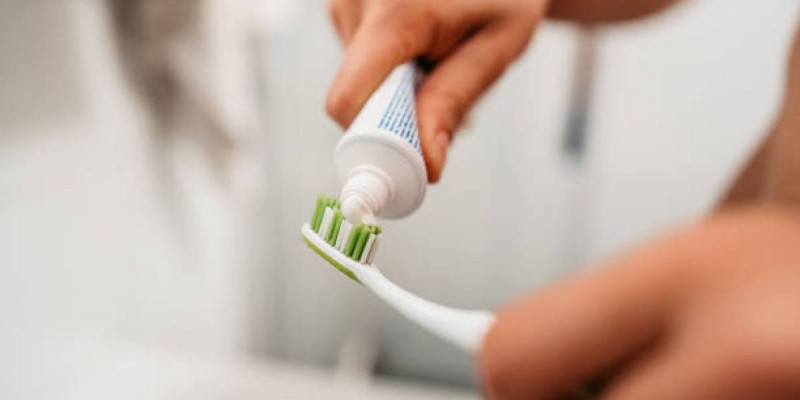 Жатар алдында тіс тазаламау неліктен қауіпті?