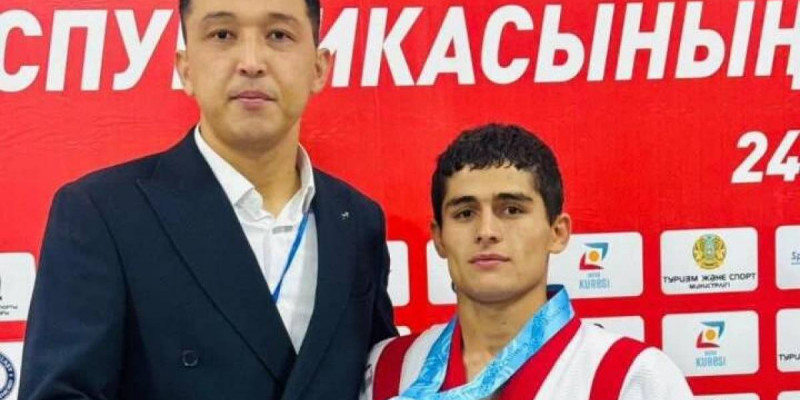 Түркістандық балуан қазақ күресінен ел чемпионы атанды