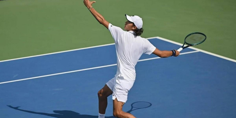 Теннисші Әмір Омарханов Тунистегі турнирдің ширек финалына шықты