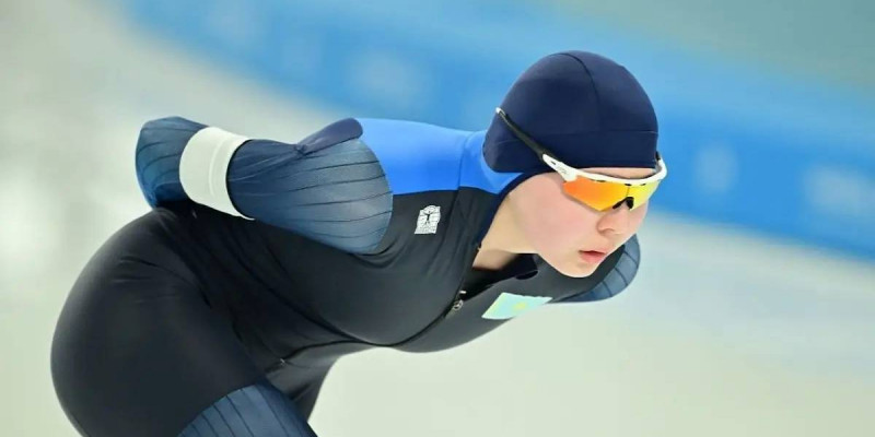 Кристина Шумекова конькимен жүгіруден Әлем кубогында үшінші алтын медалін жеңіп алды