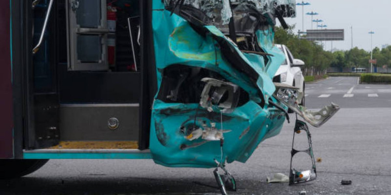 Қарағандыда автобус 14 жастағы қызды қағып кетті