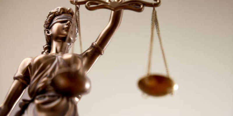 «Шылым бермеген»: Ақтөбеде көшедегі адамды пышақтап өлтірген күдікті сотталды