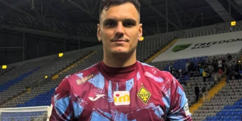 «Келісе алмады»: Александр Заруцкий «Қайрат» клубы сапынан кетті