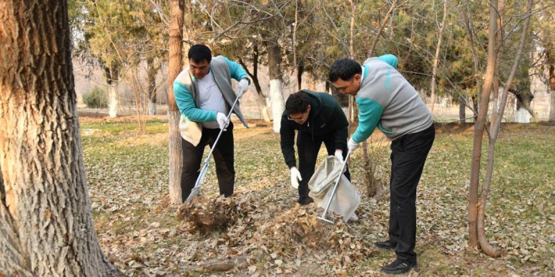 Айналаны таза ұстау – әр азаматтың борышы: Елімізде «Таза бейсенбі» акциясы жалғасып жатыр