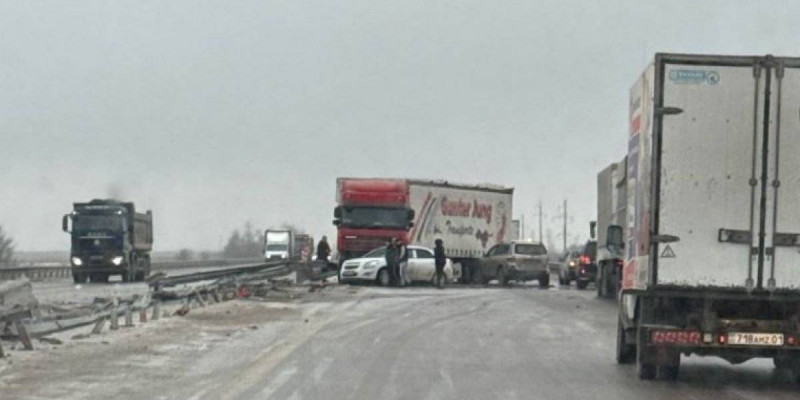Ақмола облысында көктайғақтан бірнеше автокөлік соқтығысты