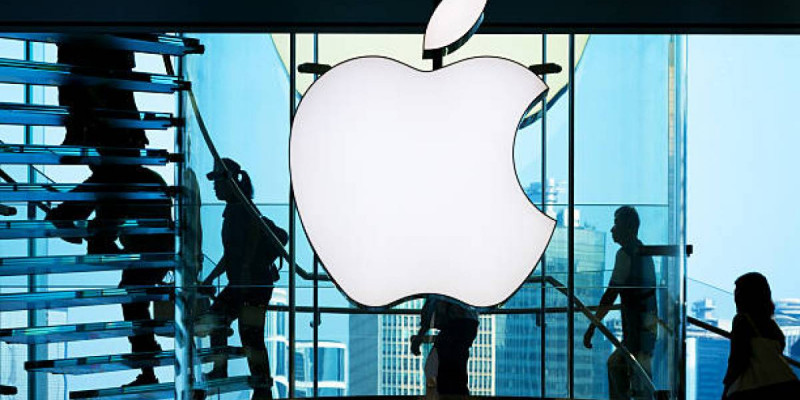 Apple компаниясынан білікті мамандар жаппай кетіп жатыр – Bloomberg