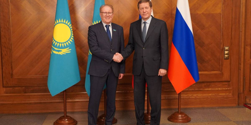 Мәжілісмендер студенттер, автотасымалдаушылар және жолсеріктер үшін Ресейдің көші-қон талаптарын қайта қарауды ұсынды