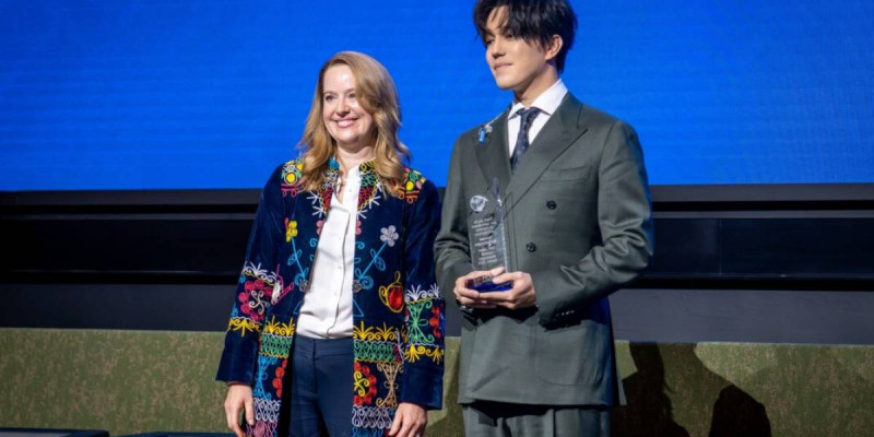 Димаш Құдайберген Халықаралық көші-қон ұйымының ізгілік елшісі болып тағайындалды