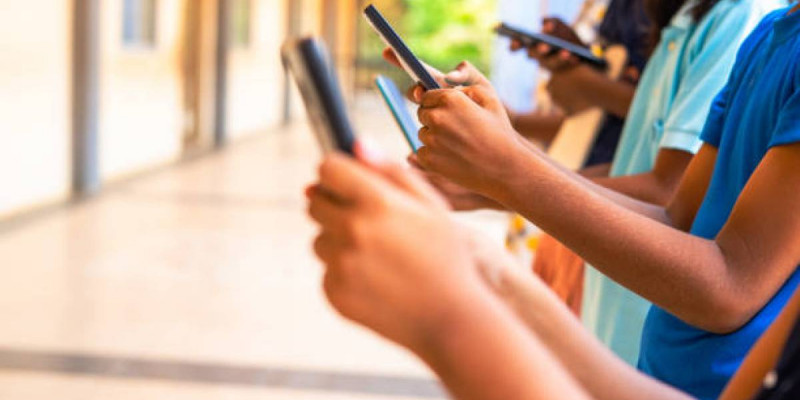 Елімізде 16 жасқа толмаған балаларға қандай әлеуметтік желілерге тіркелуге тыйым салынбақ?