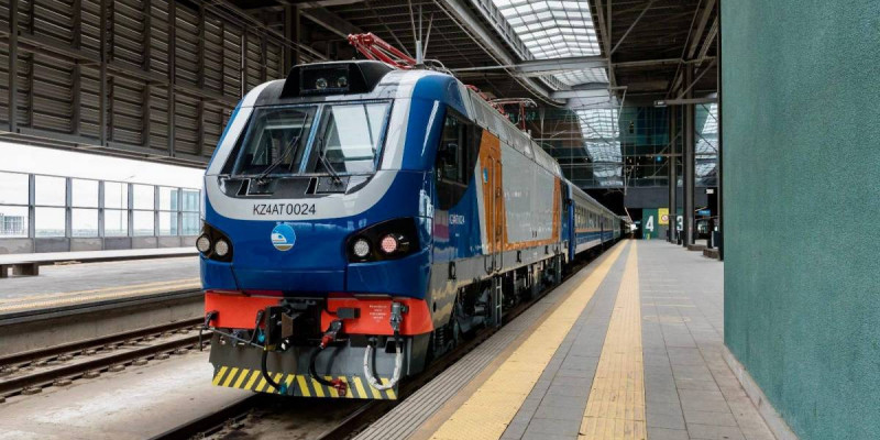 Жаңа жыл мерекесі қарсаңында қосымша пойыздар қатынайды – ҚТЖ