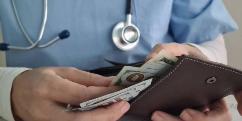 Қазығұрт ауруханасының бұрынғы бас дәрігері 115 млн теңге жымқырған