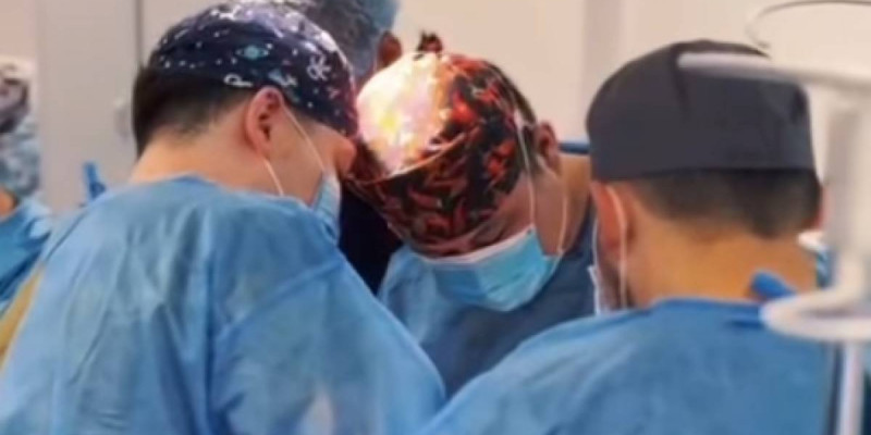 Шымкентте інісі ағасына бүйрегін беріп, өмірін сақтап қалды