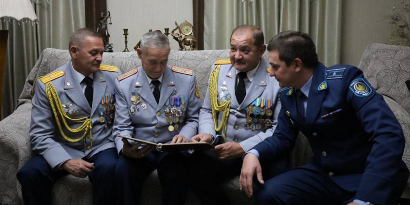 Үш буын полицейлер түлеген шаңырақ