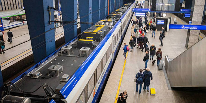 Астана вокзалында ер адамды пышақтап кеткен