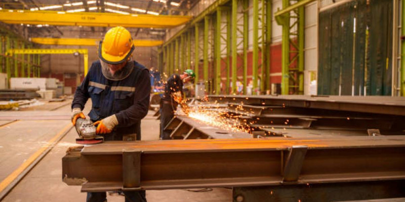 Жұмысшы мамандықтарын қолдау – экономикалық дамудың негізі