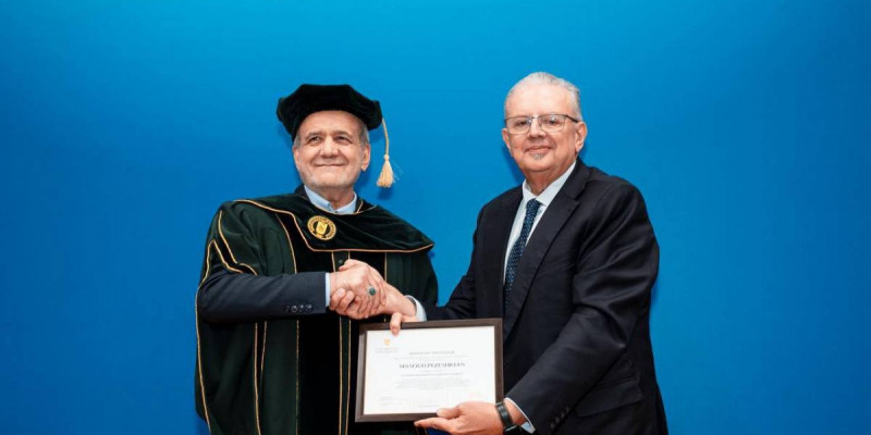 Иран Президенті қазақстандық оқу орнының Құрметті профессоры атанды