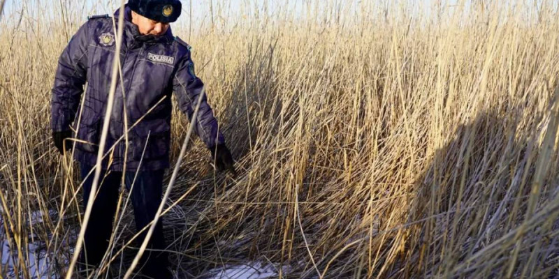 Мұз құрсауында қалған балықшыны полицей құтқарды