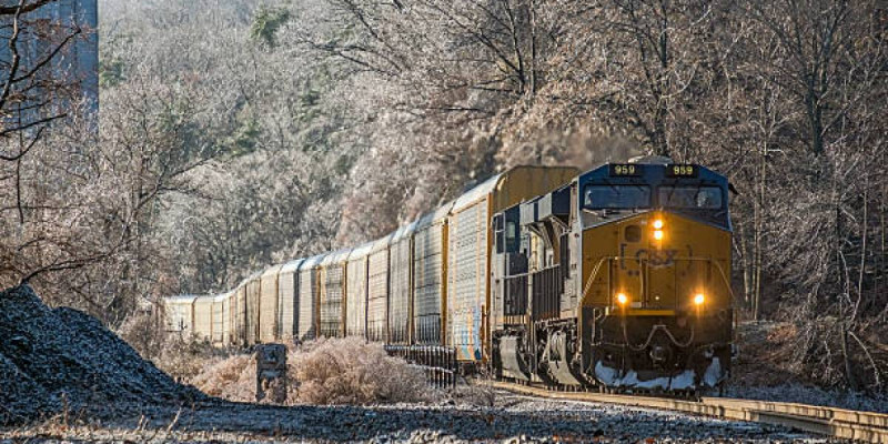 Ақтауда пойыз бен автокөлік соқтығысты