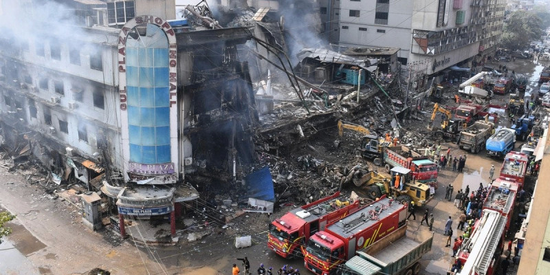 Пәкістандағы сауда орталығындағы өрттен 60 адам қаза тапты