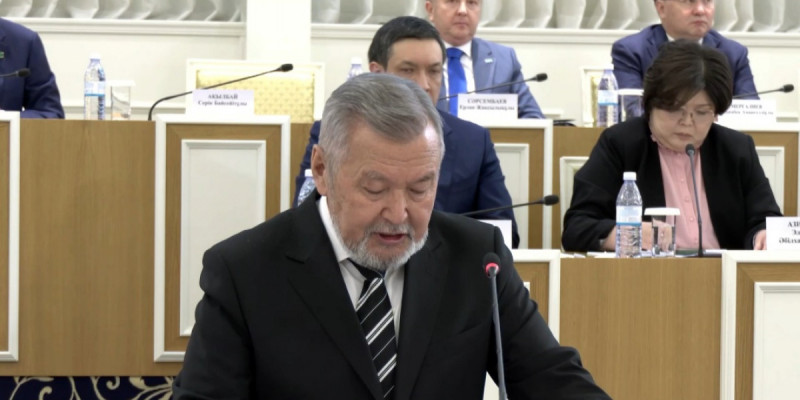 Белгілі заңгер Қазақстанда дінді саясиландыру қатерін жоюды ұсынды