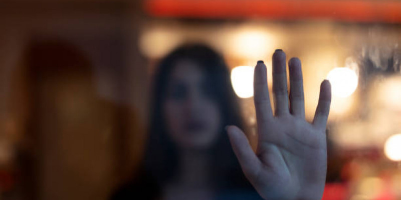 Ақтөбеде 28 жастағы әйел ер адамды зорлады деп айыптап, ақша бопсалаған