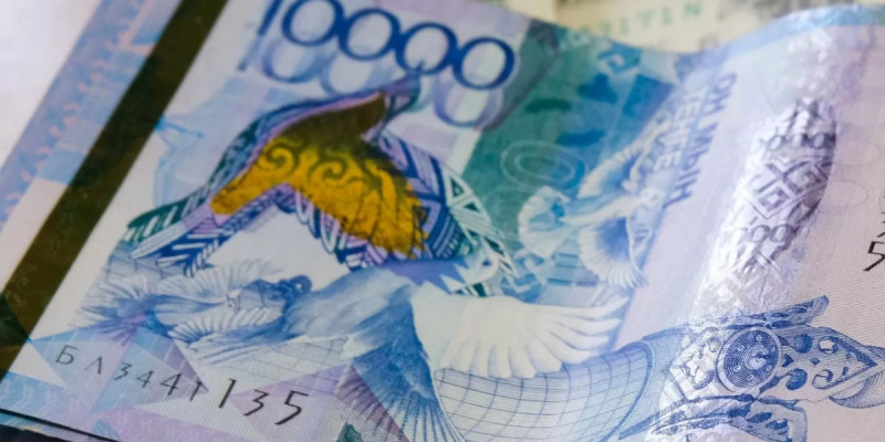 Ескі 10 000 теңгелік банкноттар айналымнан қашан алынады?