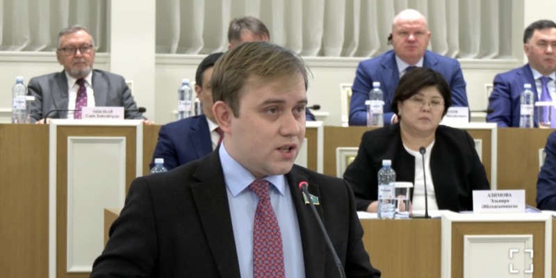 Сөз бостандығы мен бейбіт жиналыстарға кепілдіктер сақталады – депутат