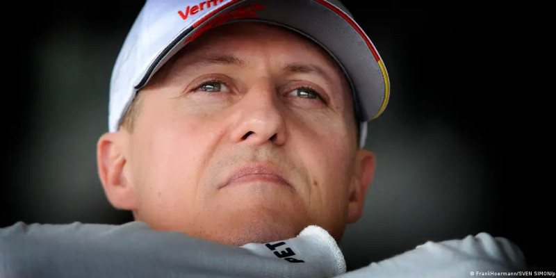 Михаэль Шумахер мүгедектер арбасымен жүре бастады