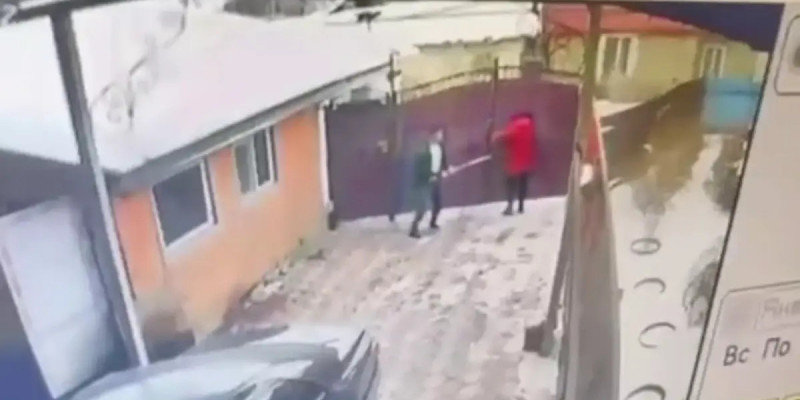 Қаскелеңде ер адам әйелі мен енесін аяусыз ұрып-соққан (ВИДЕО)