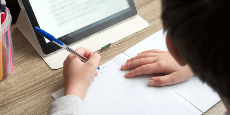 Астанада ертең бірінші ауысым оқушылары қашықтан оқу форматына көшірілді