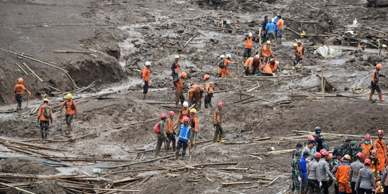 Индонезияда болған сел салдарынан 48 адам қаза тапты
